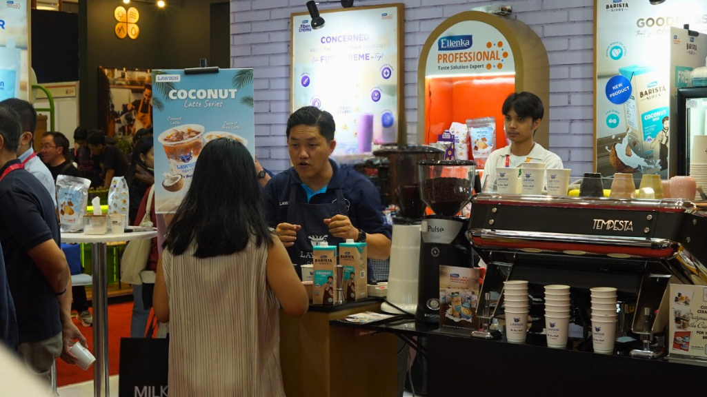Lawson Indonesia-Multimedia Nusantara Polytechnic Ajak Generasi Muda Berkreasi Lewat Tas Belanja Ramah Lingkungan   